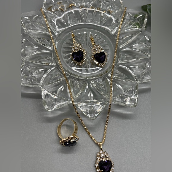 Black crystal rhinestone hearts 4 pc set gold necklace earrings ring set - Picture 2 of 6